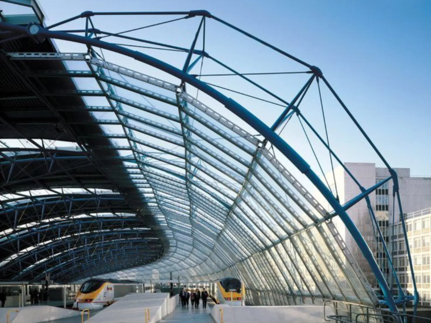 سازه اسپیس فریم فولادی